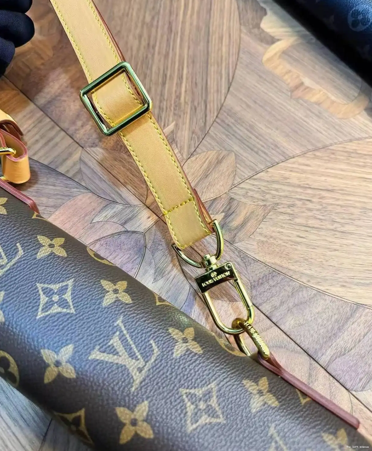 LV STICK COVER BILLIARD CUE 0602